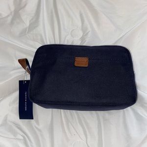 Tommy Hilfiger travel kit